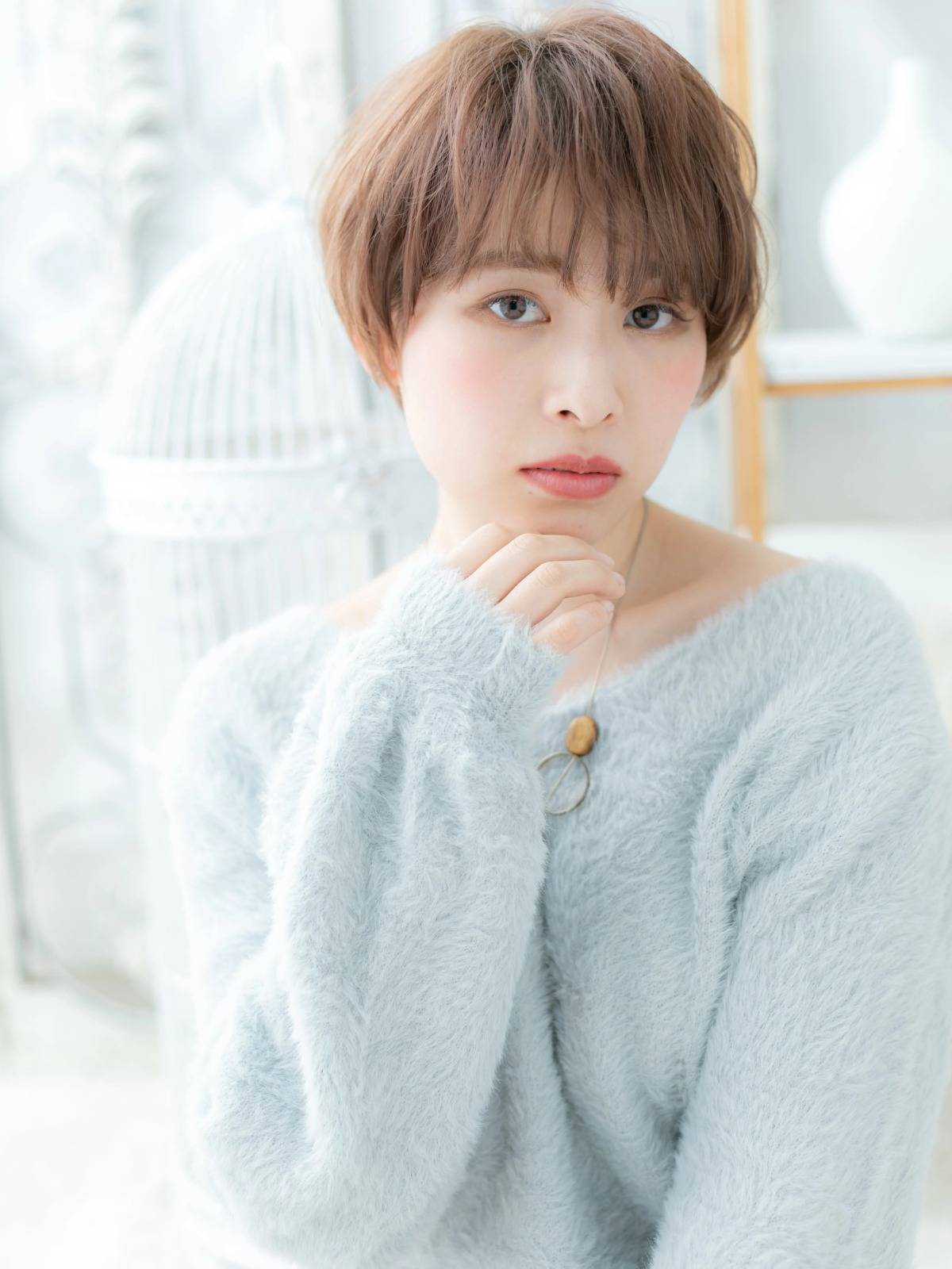 くすみカラーの立体感ショート