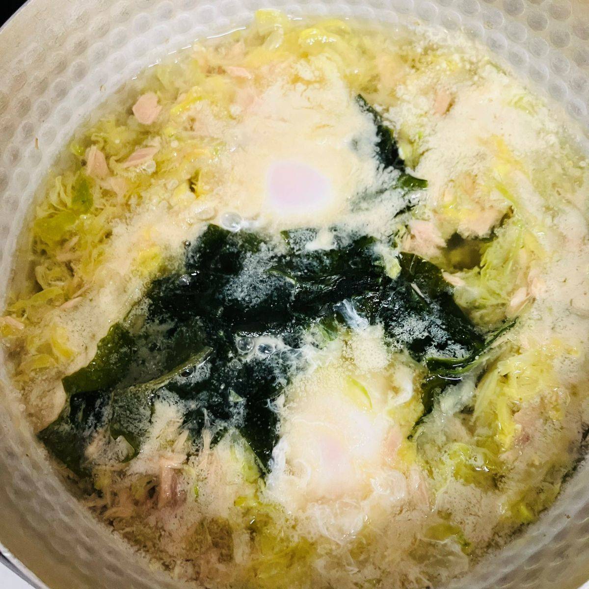 いなば公式の「簡単！ほっと温まる春キャベツと卵とツナのスープ」のレシピ