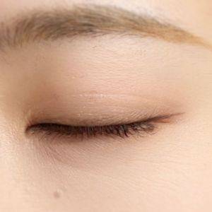 自然な若見えが叶う。ドラッグストアで買うべき「神アイシャドウ」5選
