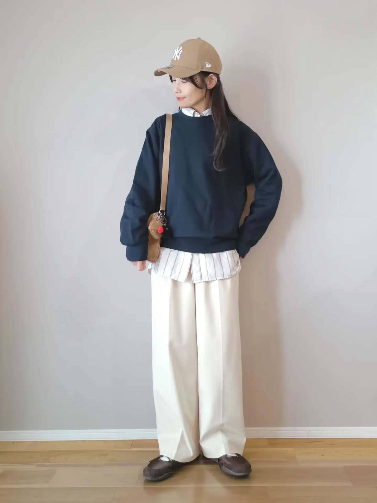 スウェット×シャツの重ね着にチャレンジする♡