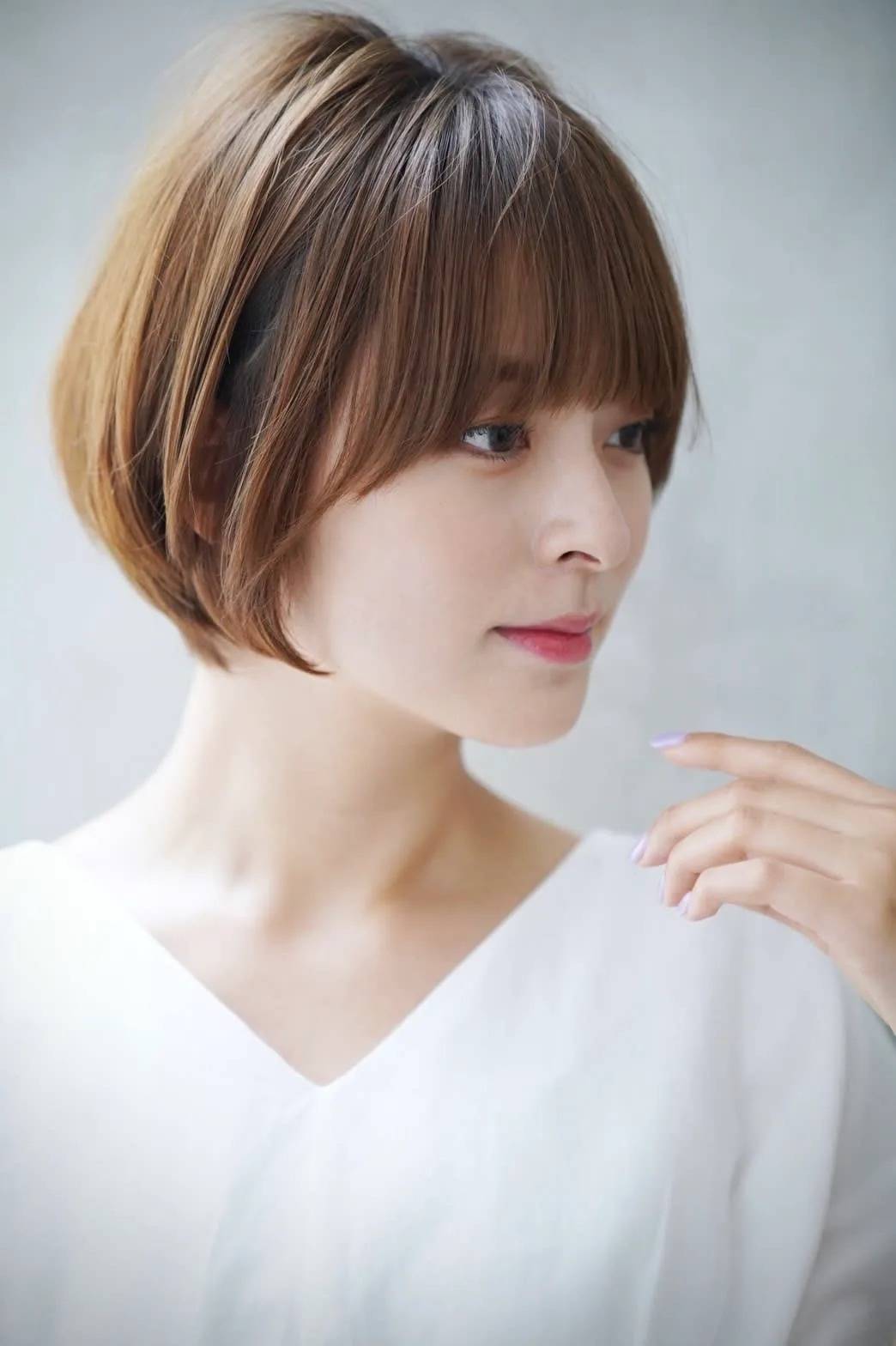 丸みシルエットのボブ