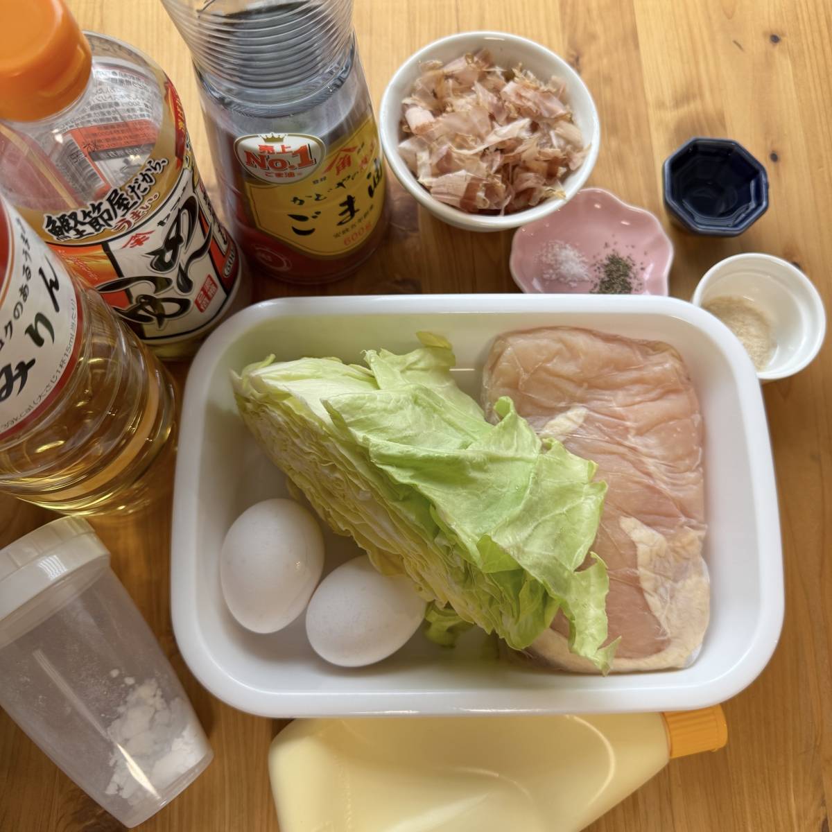 ヤマキ公式の「鶏むね肉とキャベツのふわとろ卵だし炒め」のレシピ