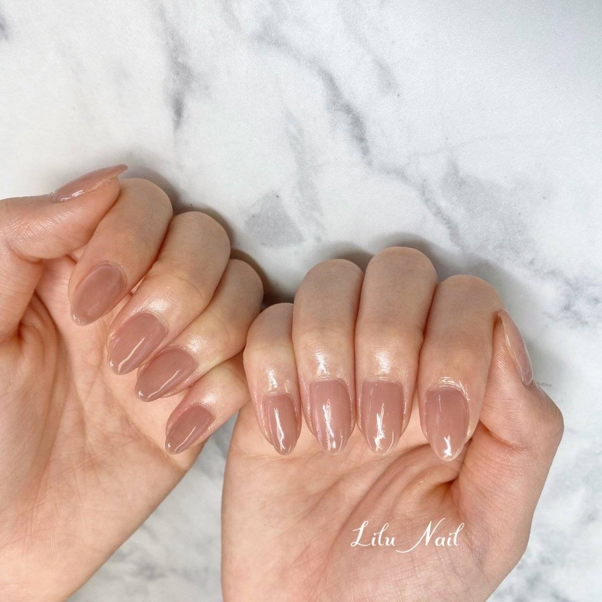 シアーなくすみベージュネイル