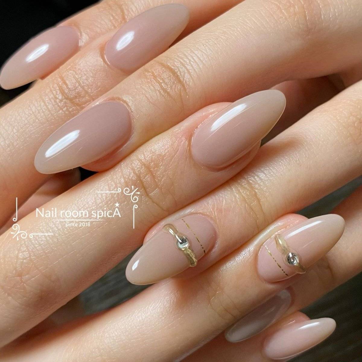 ヌーディーベージュネイル