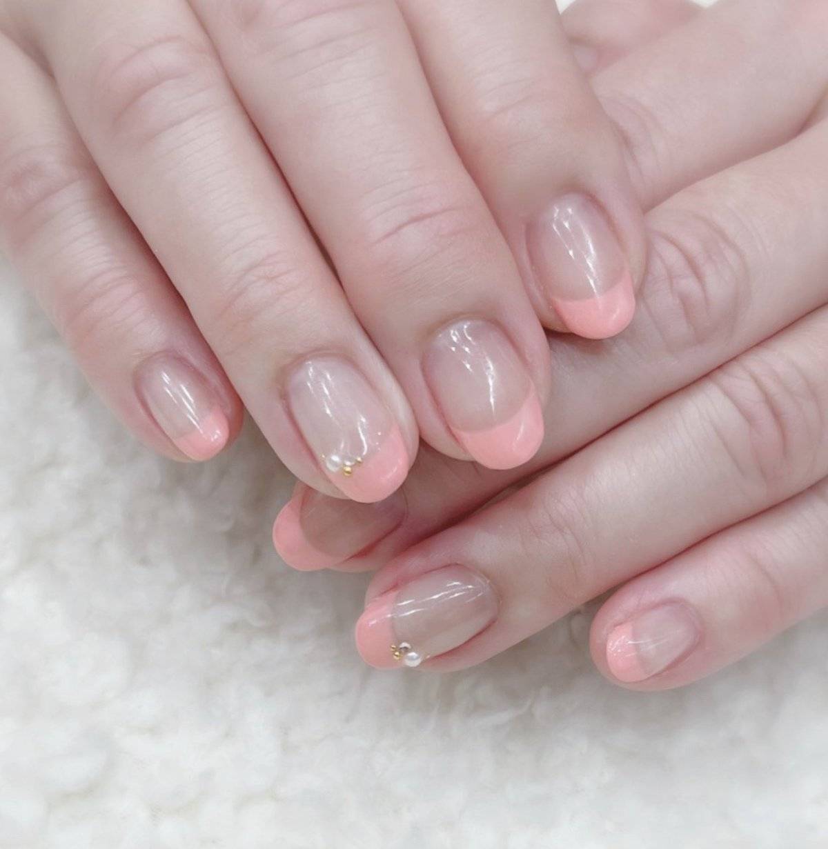 コーラルピンクネイル