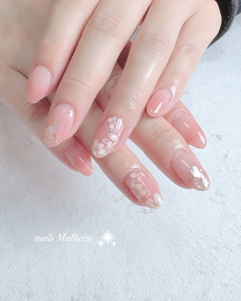 コーラルピンクネイル