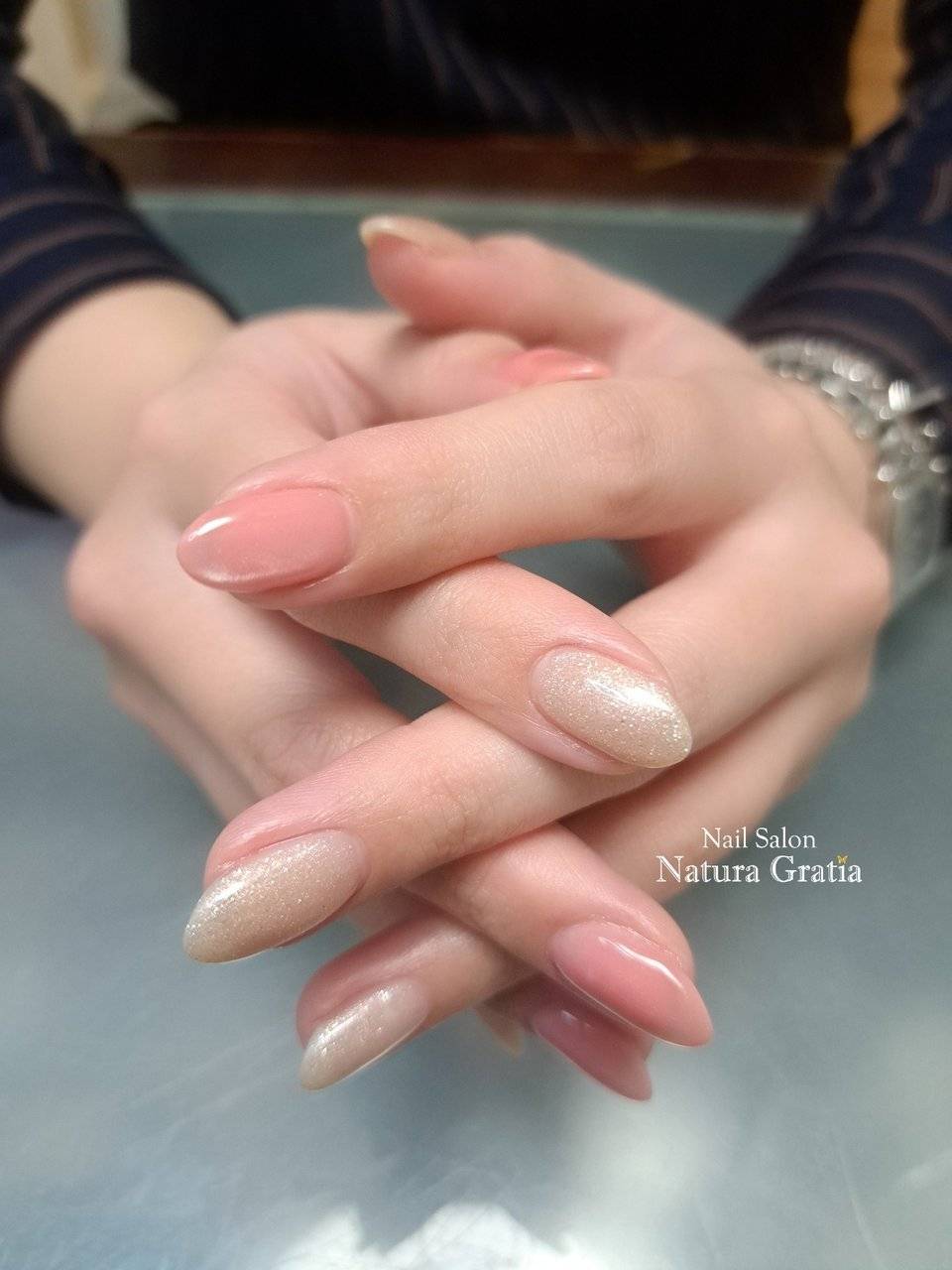 コーラルピンクネイル