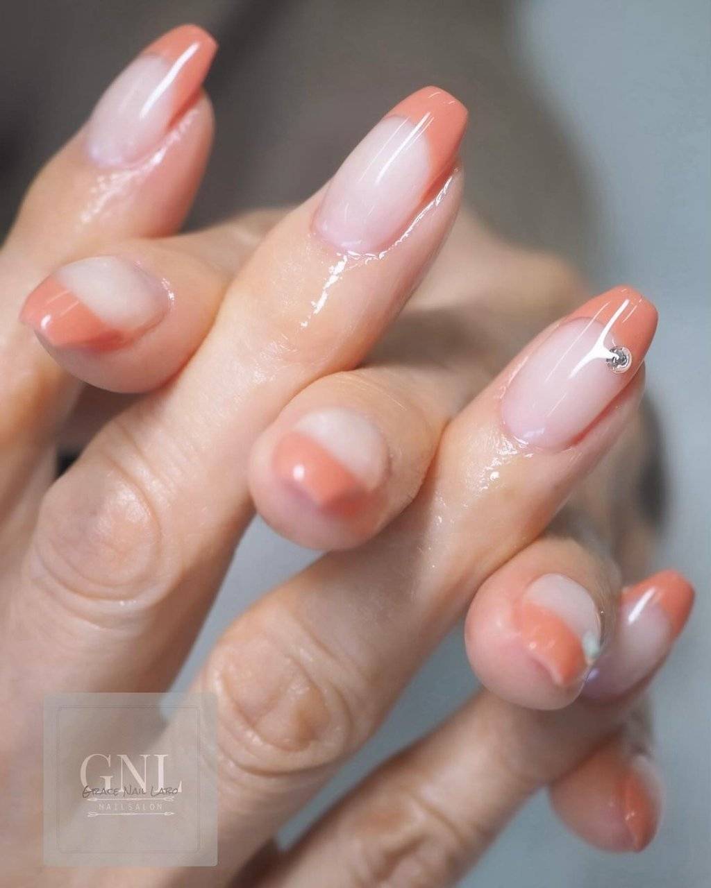 コーラルオレンジネイル