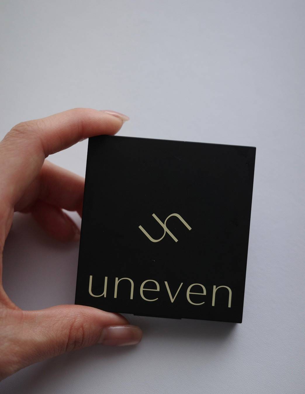 uneven eyeshadow palette