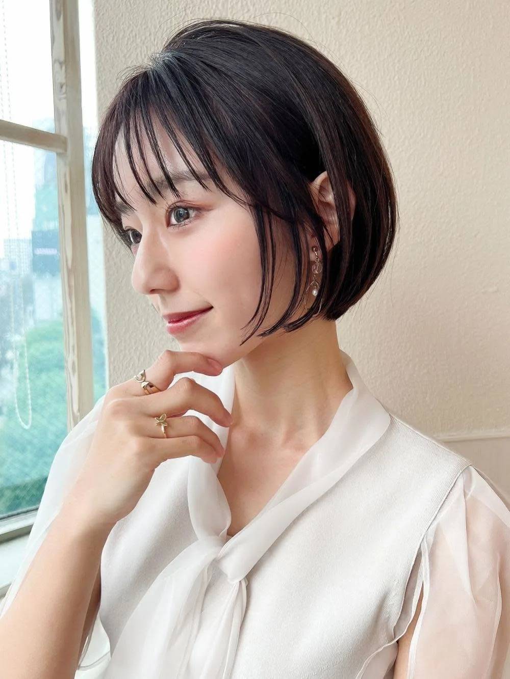 きれいめ前下がりボブ