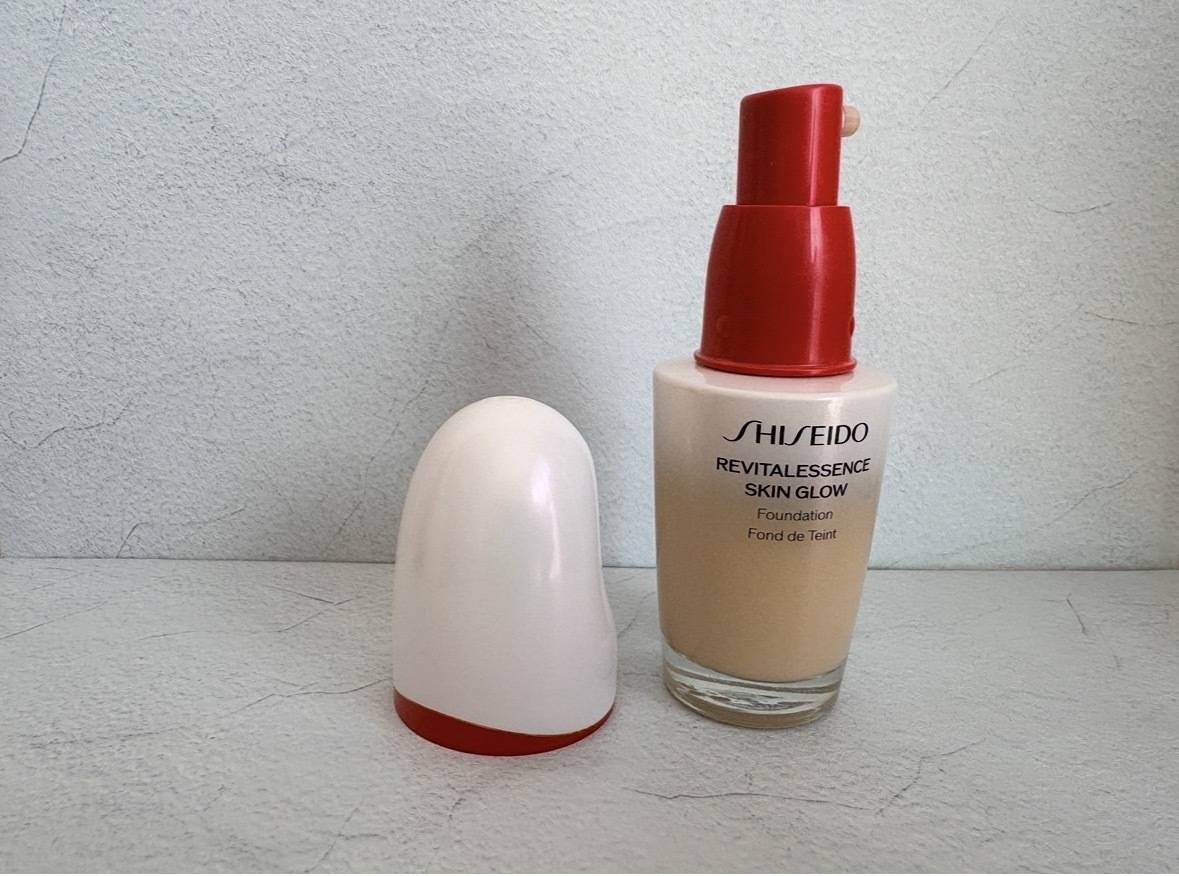 資生堂エッセンススキングロウファンデーション蓋開き