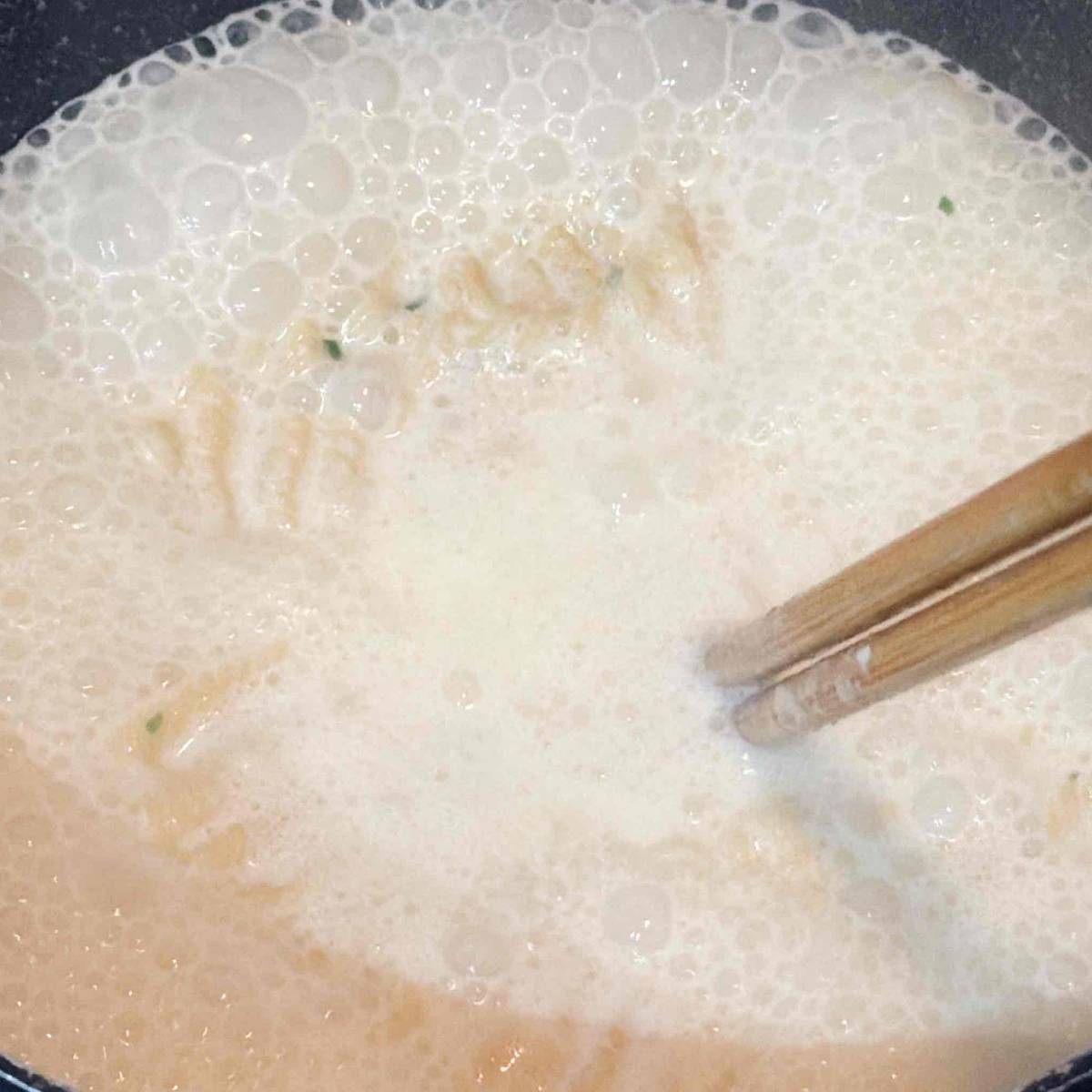 サッポロ一番公式の「塩らーめんカルボナーラ」のレシピ