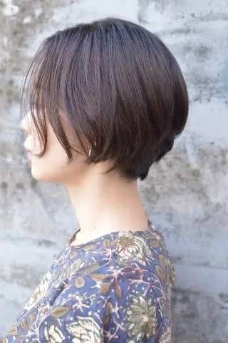 シンプル前下がりショート