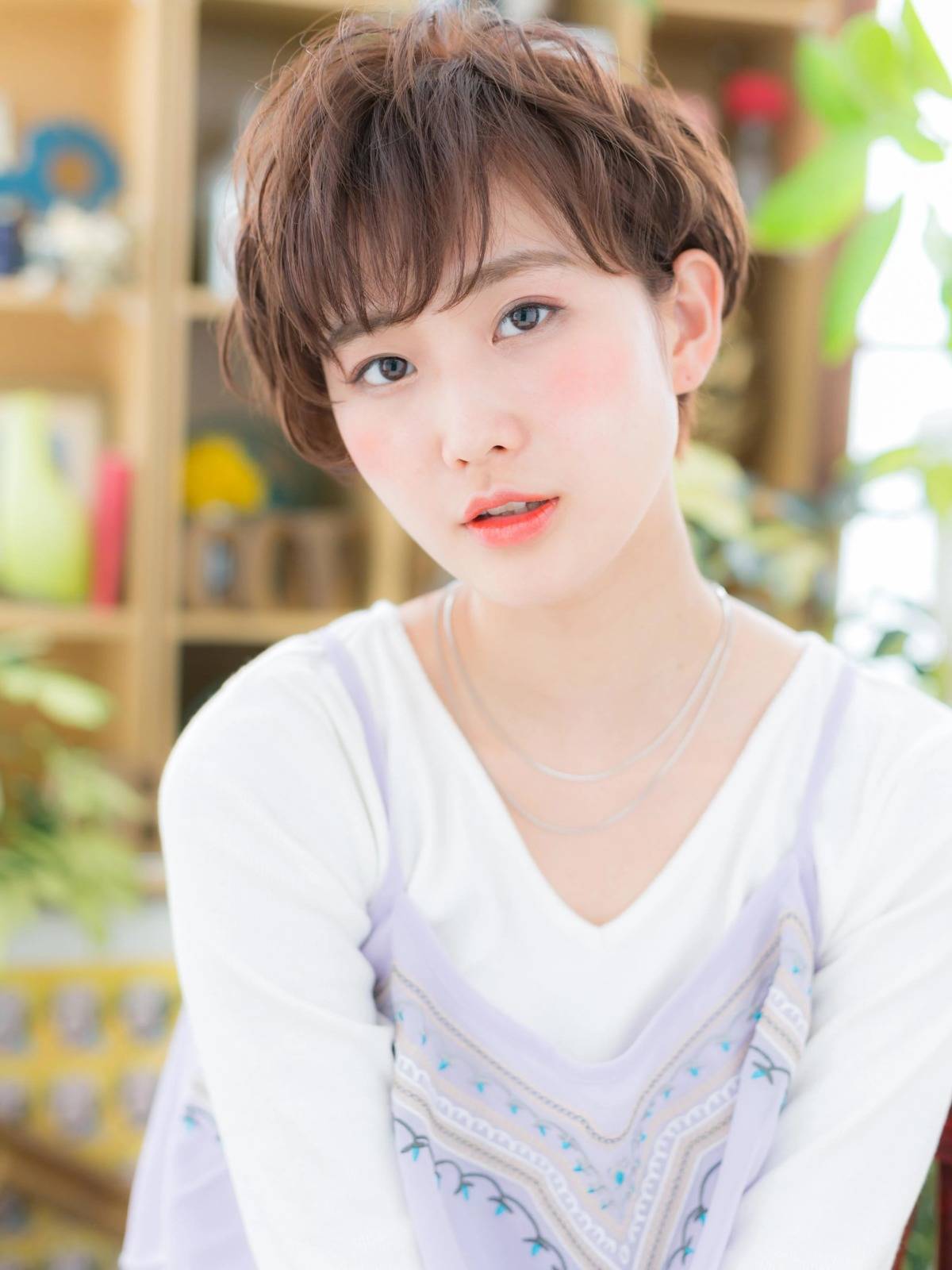 襟足短めふわショート