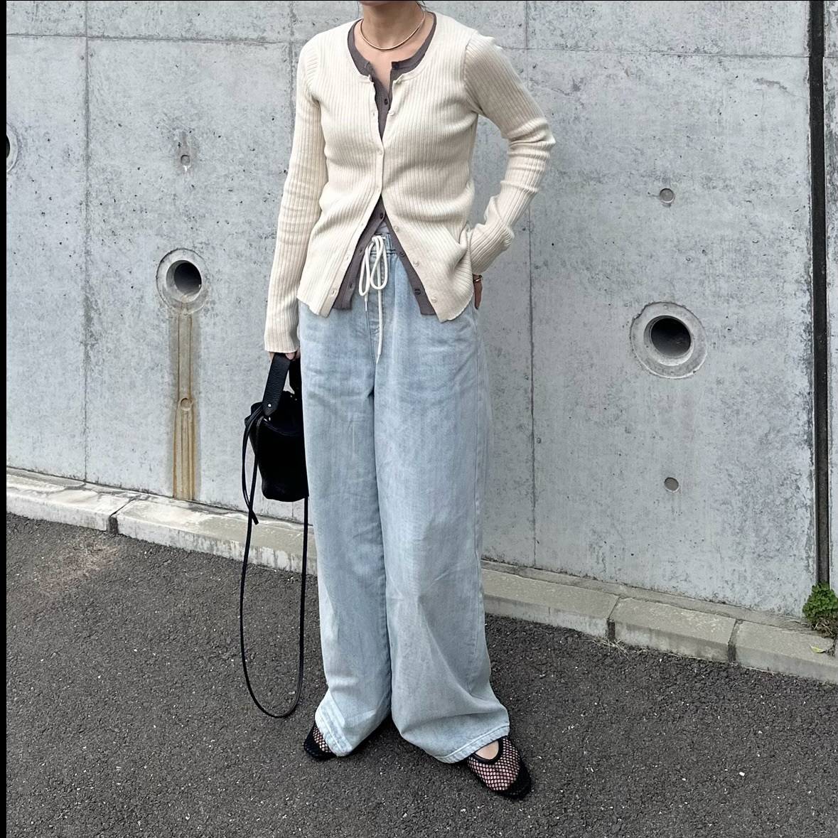 カーディガンの重ね着が◎