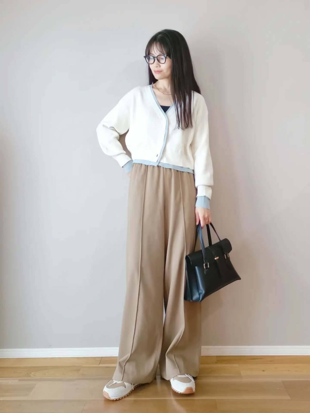 バイカラーカーディガンでアクセントをプラス♪