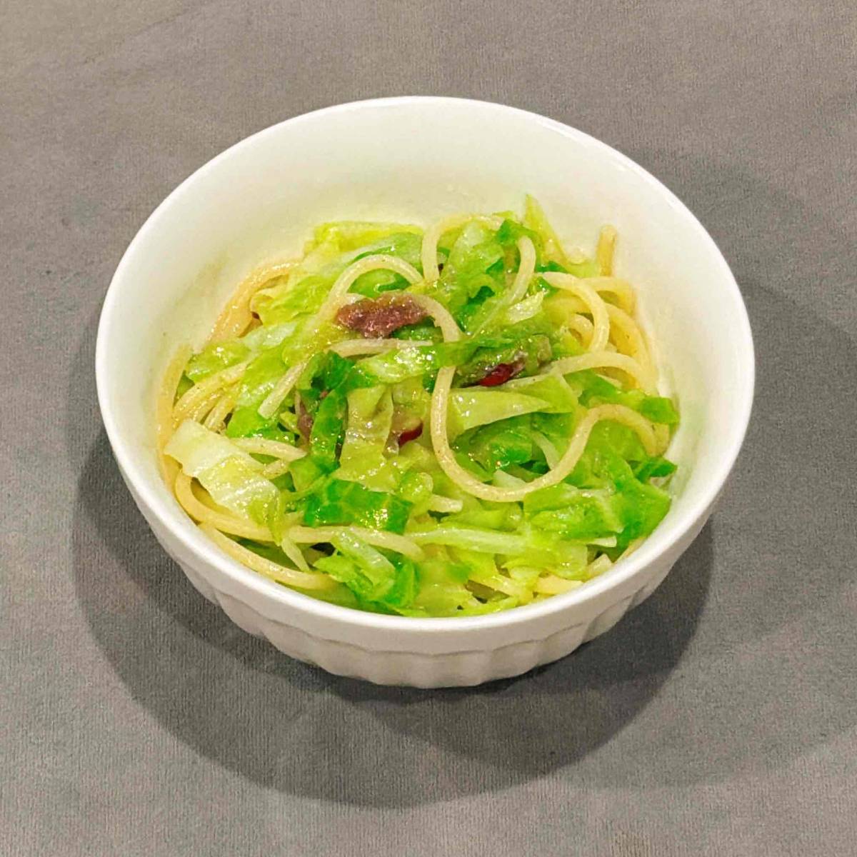 JAグループ公式の「キャベツアンチョビパスタサラダ」のレシピ