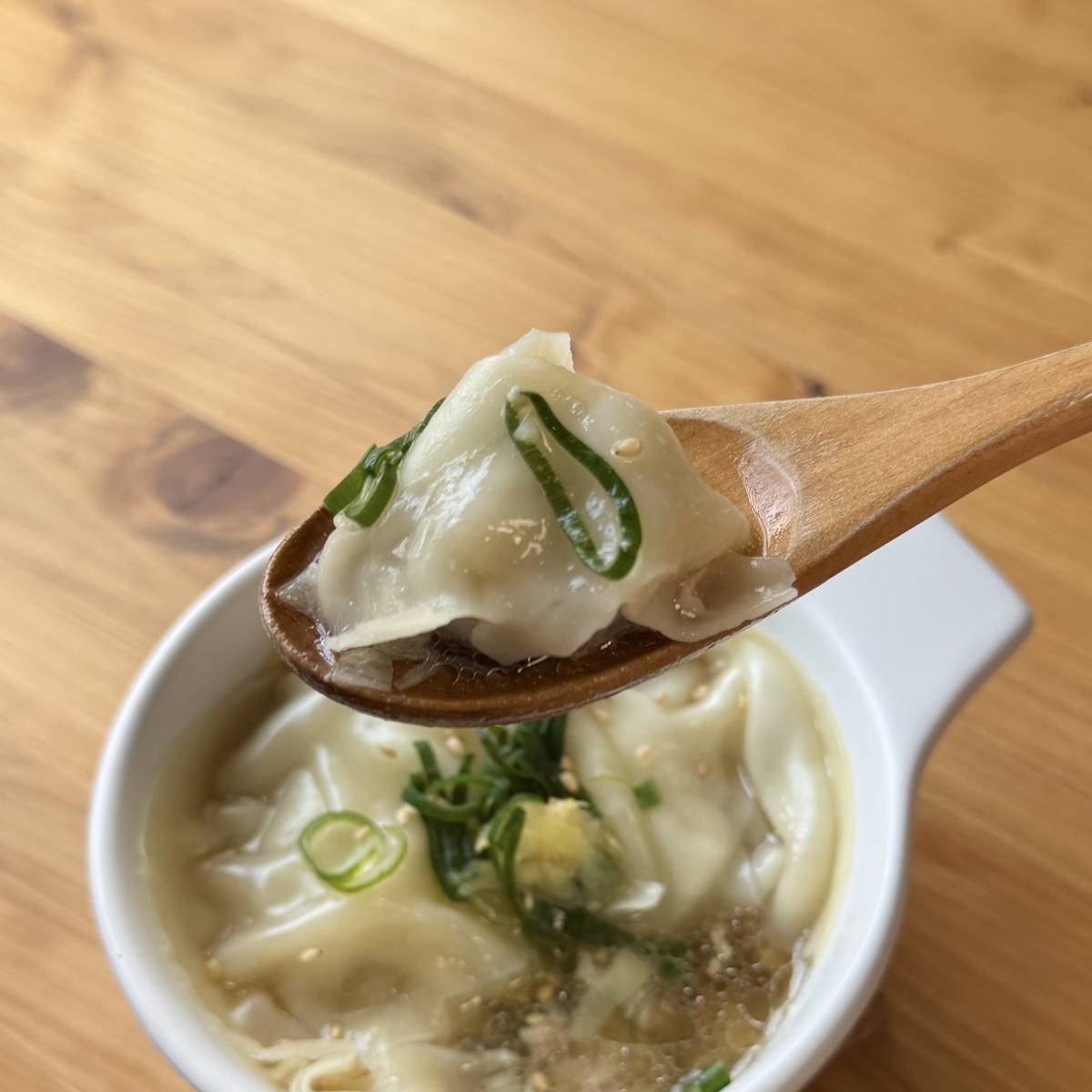 モランボン公式の「餃子の皮で作る包まない小籠包」のレシピ