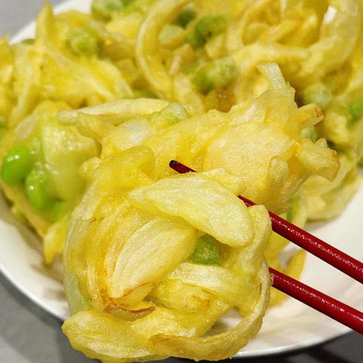 JAグループ公式の「えんどう豆と新玉ねぎのかき揚げ♡」のレシピ