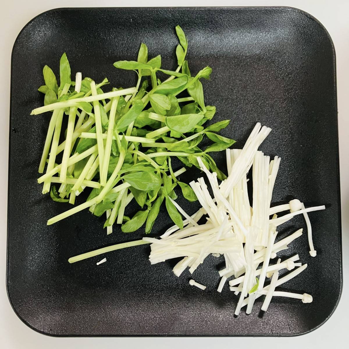 JAグループ公式の「もやしと豆苗と素干しえびの巣ごもり卵♪」のレシピ