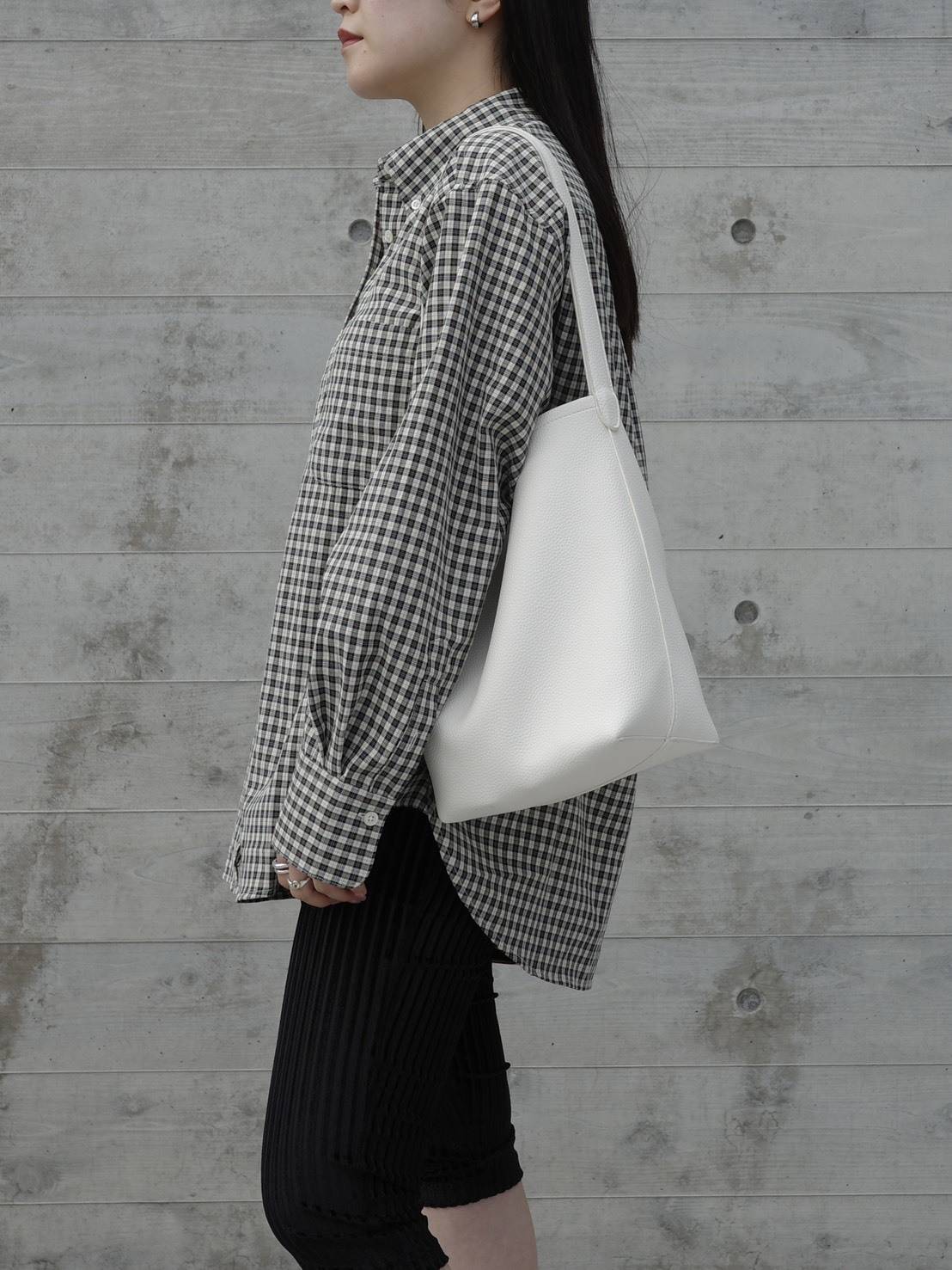 チェックシャツ×ベイカーパンツコーデ