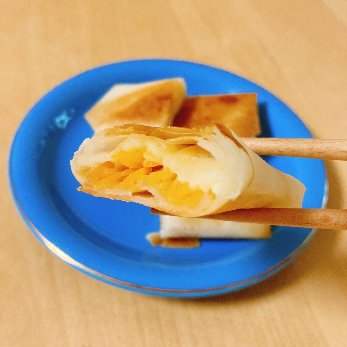 タカノフーズ公式の「納豆チーズの焼き春巻き」のレシピ