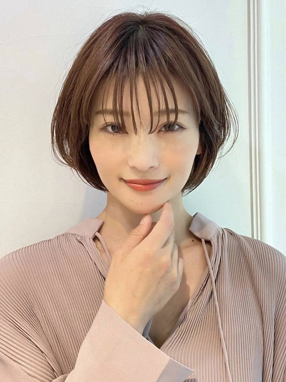 透けバングのひし形ボブ