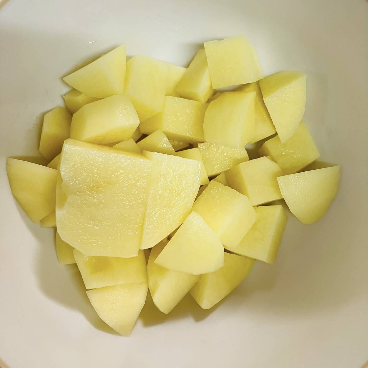 ヤマキ公式の「新じゃがいもと新玉ねぎのジャーマンポテト」のレシピ