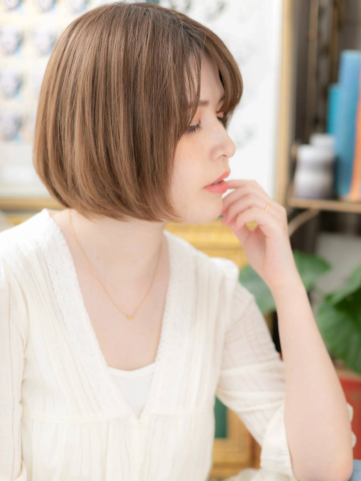 ミルキーベージュの丸みボブ