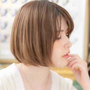  ミルキーベージュの丸みボブ 