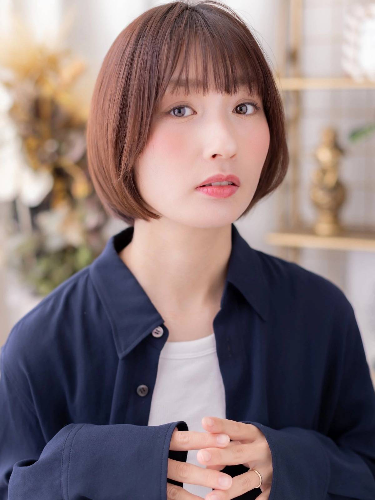 血色カラーのシンプルボブ