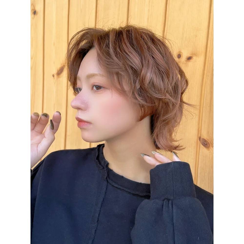 ゆるウェーブなショートウルフ