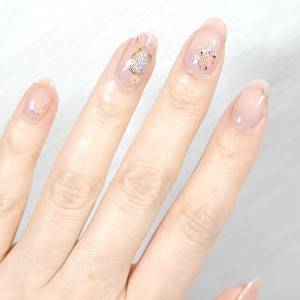 一気に今っぽさが増す。不器用さん向けの「スプリングフラワーネイル」のやり方