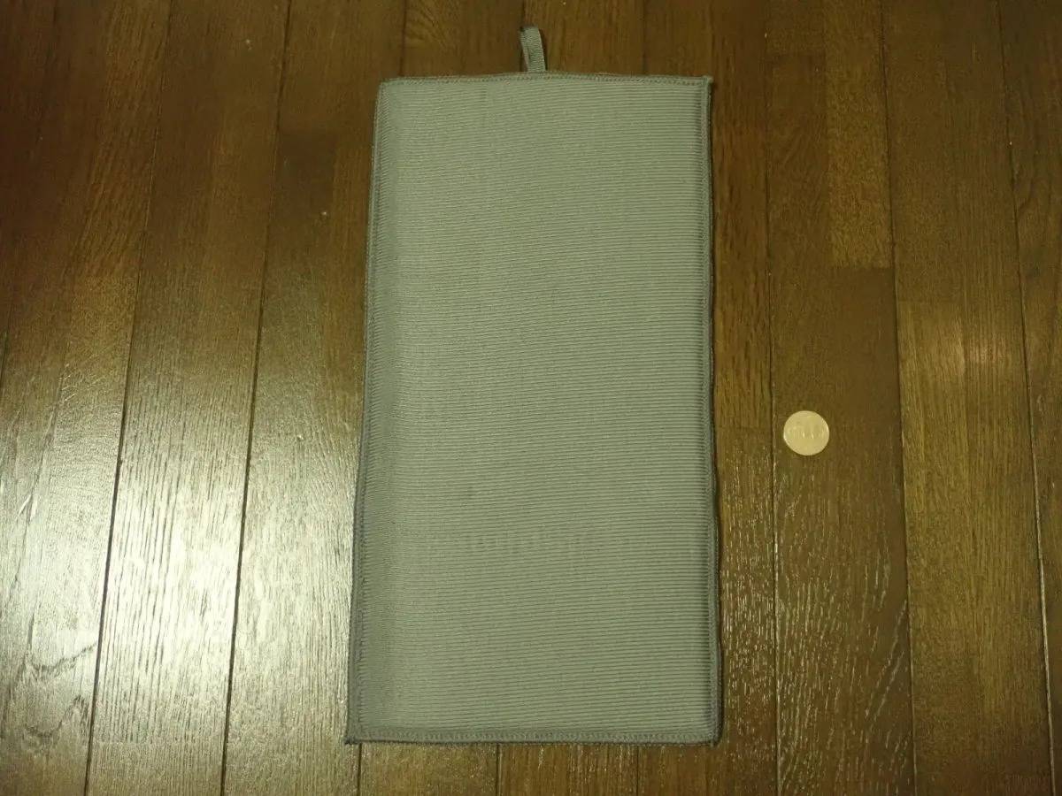 DAISO(ダイソー)：抗菌防臭吸水マット(40cm×20cm)