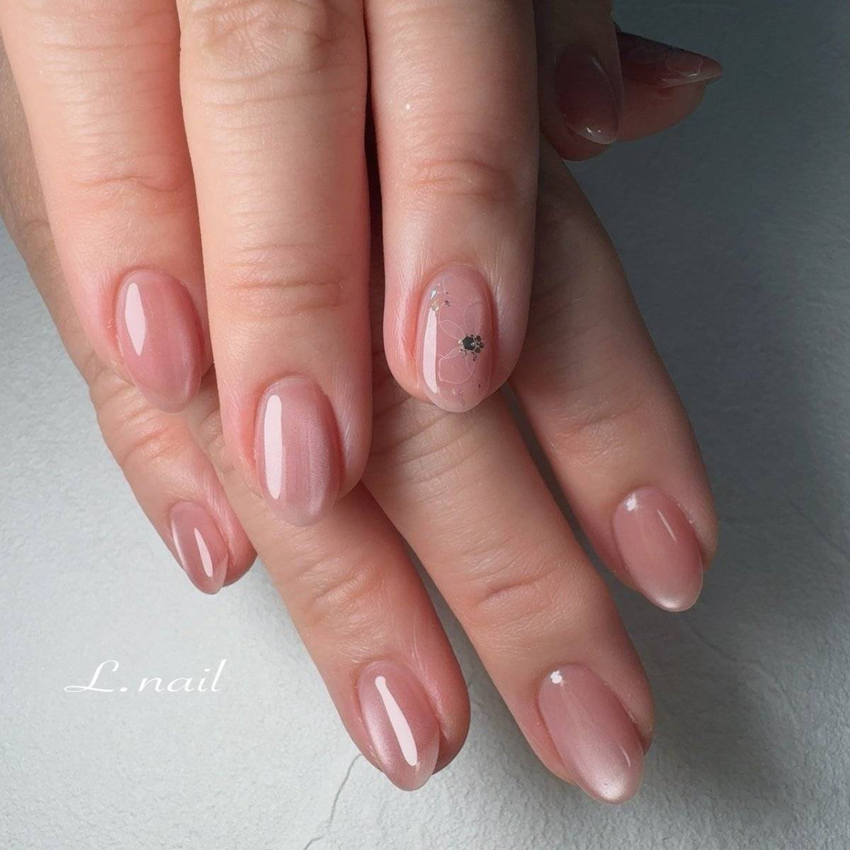 ヌーディーピンクネイル