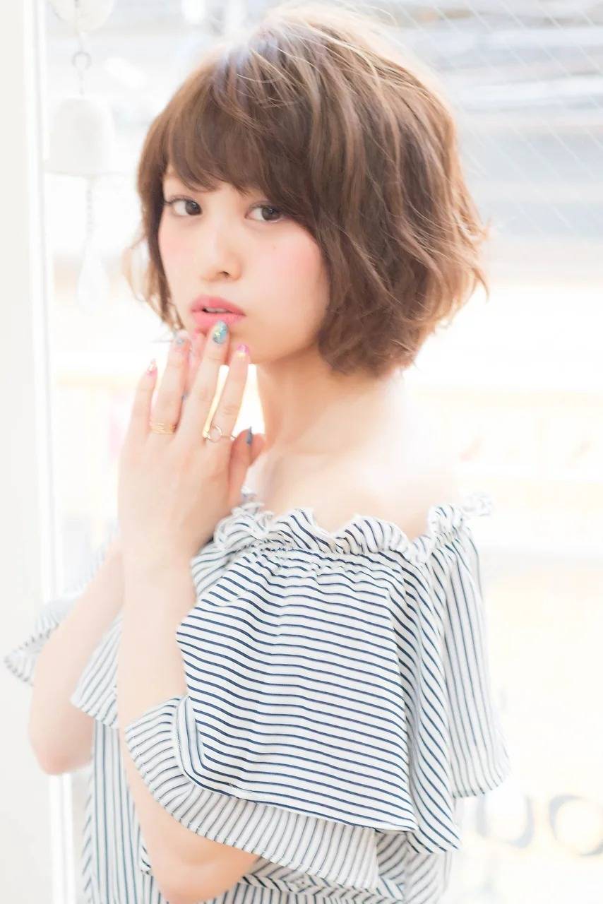 立体感エアリーショートボブ