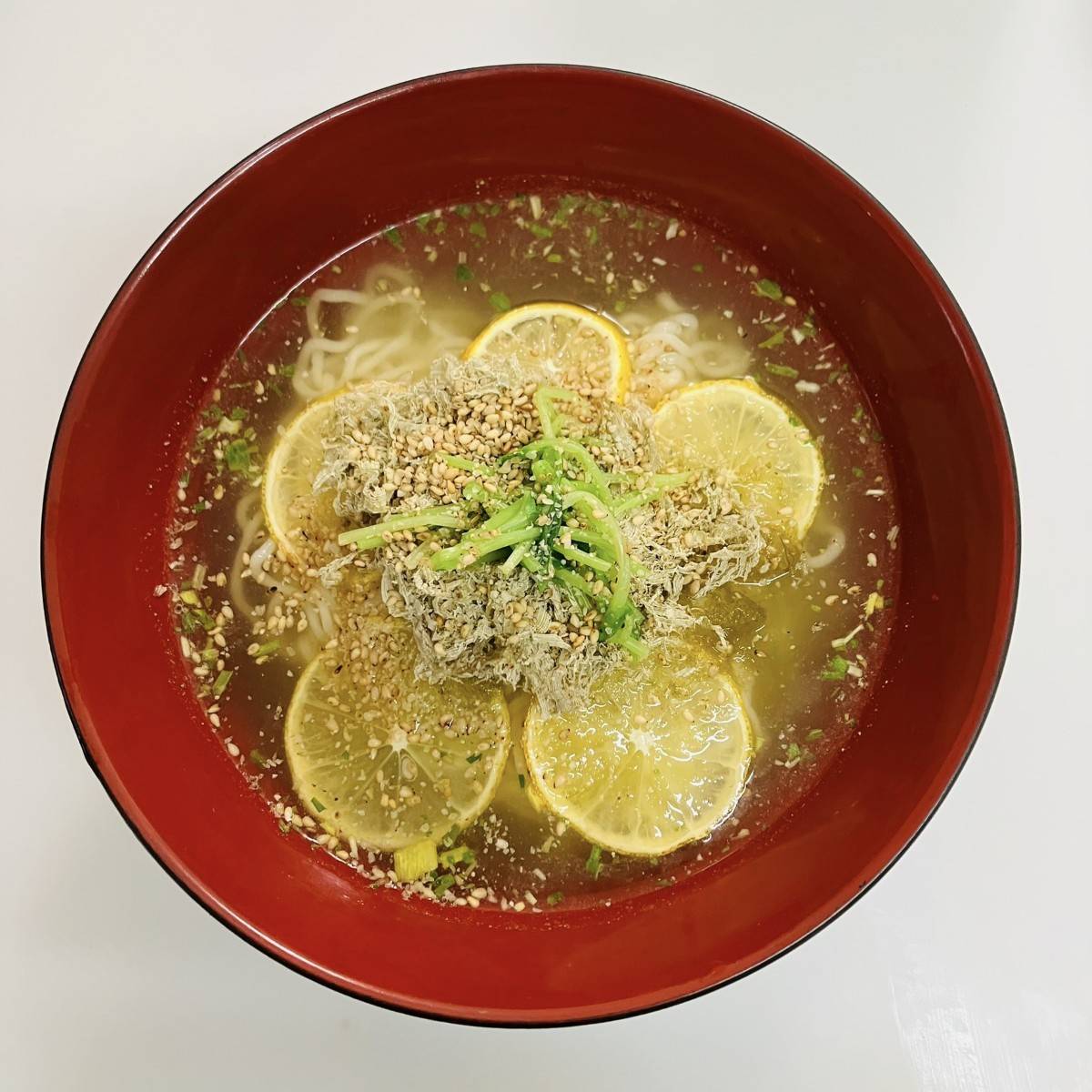 サッポロ一番公式の「レモンでさっぱり大人の冷やしラーメン」のレシピ