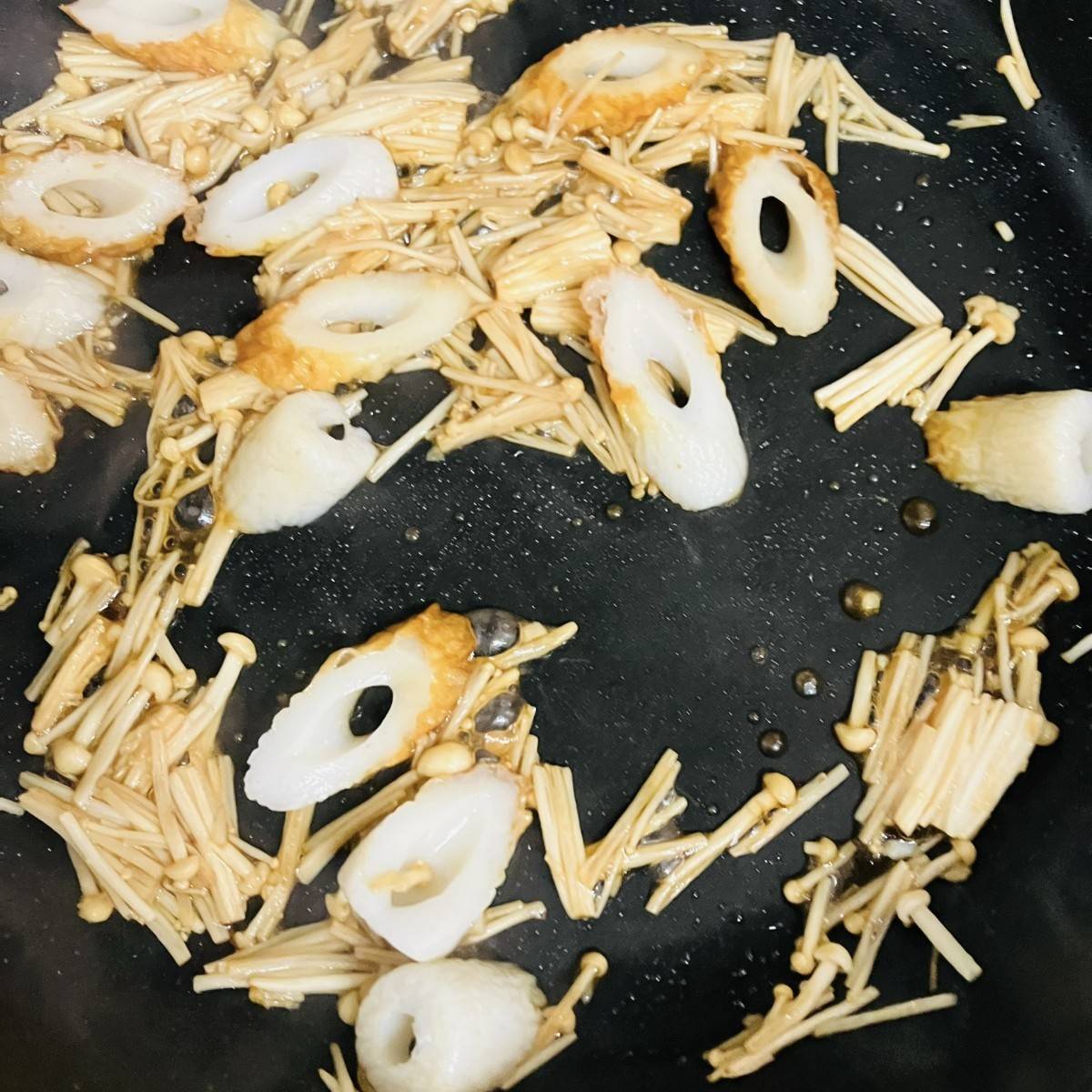 ニッスイ公式の「活ちくわとしめじ・ほうれん草の和風スパゲッティ」のレシピ