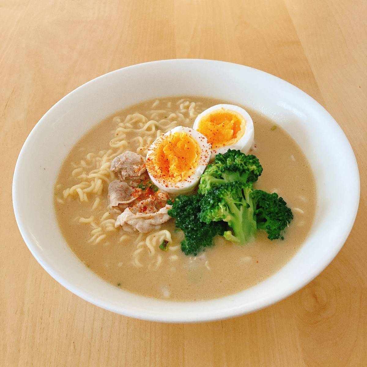 サッポロ一番公式の「ほうれん草とゆで卵の豆乳みそラーメン」のレシピ