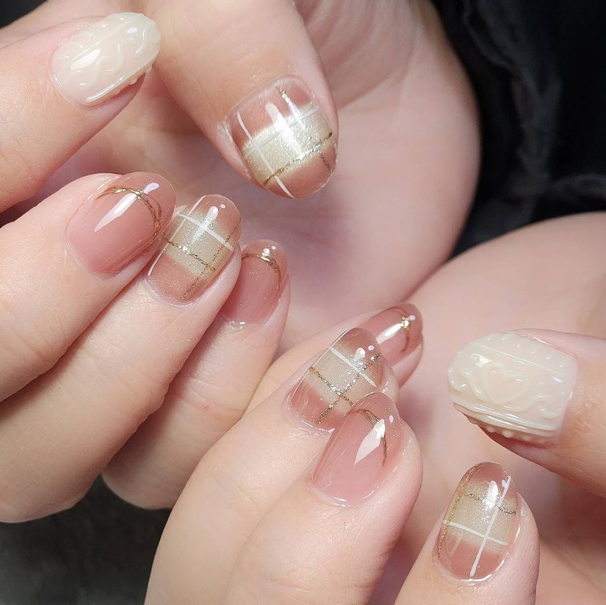 ピンクゴールドネイル