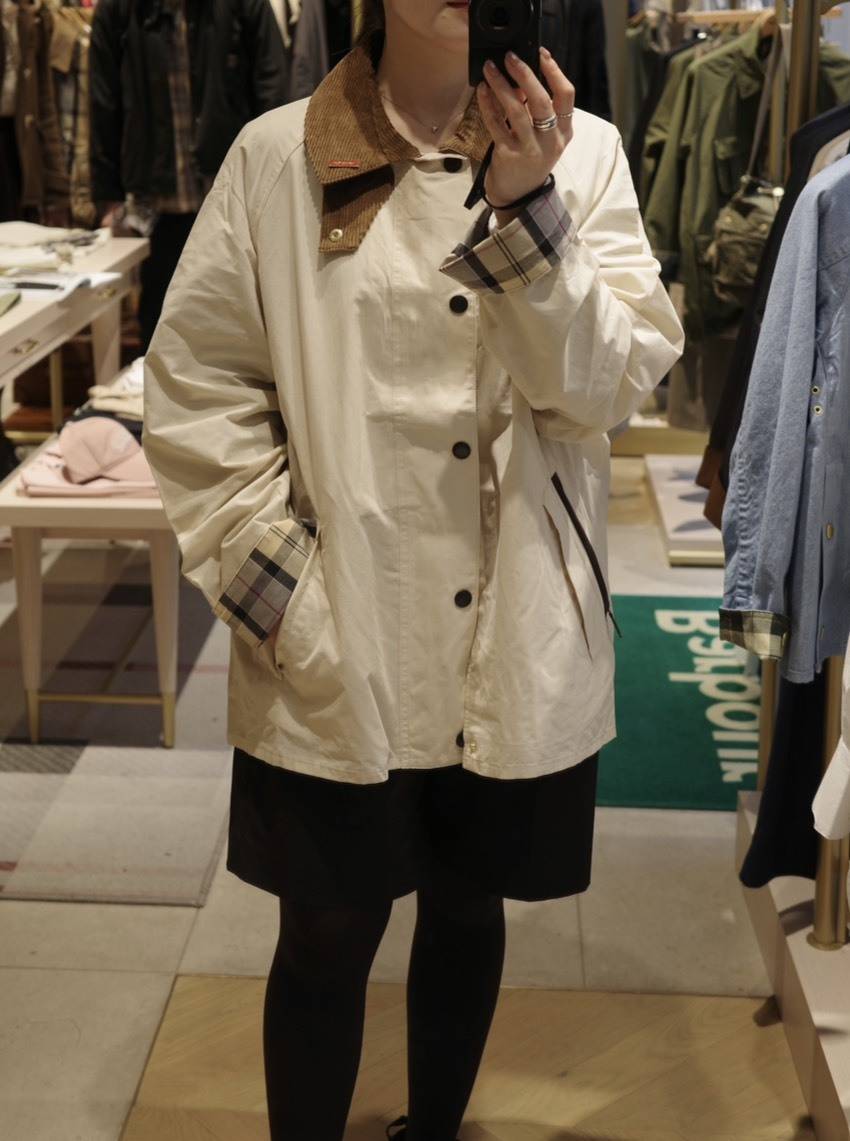 Barbourのベージュジャケット