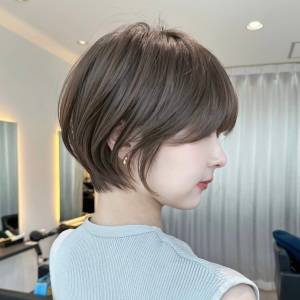  シンプル前下がりショート 