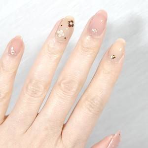 最高にこなれて見える。不器用さん向け「レトロフラワーネイル」のやり方