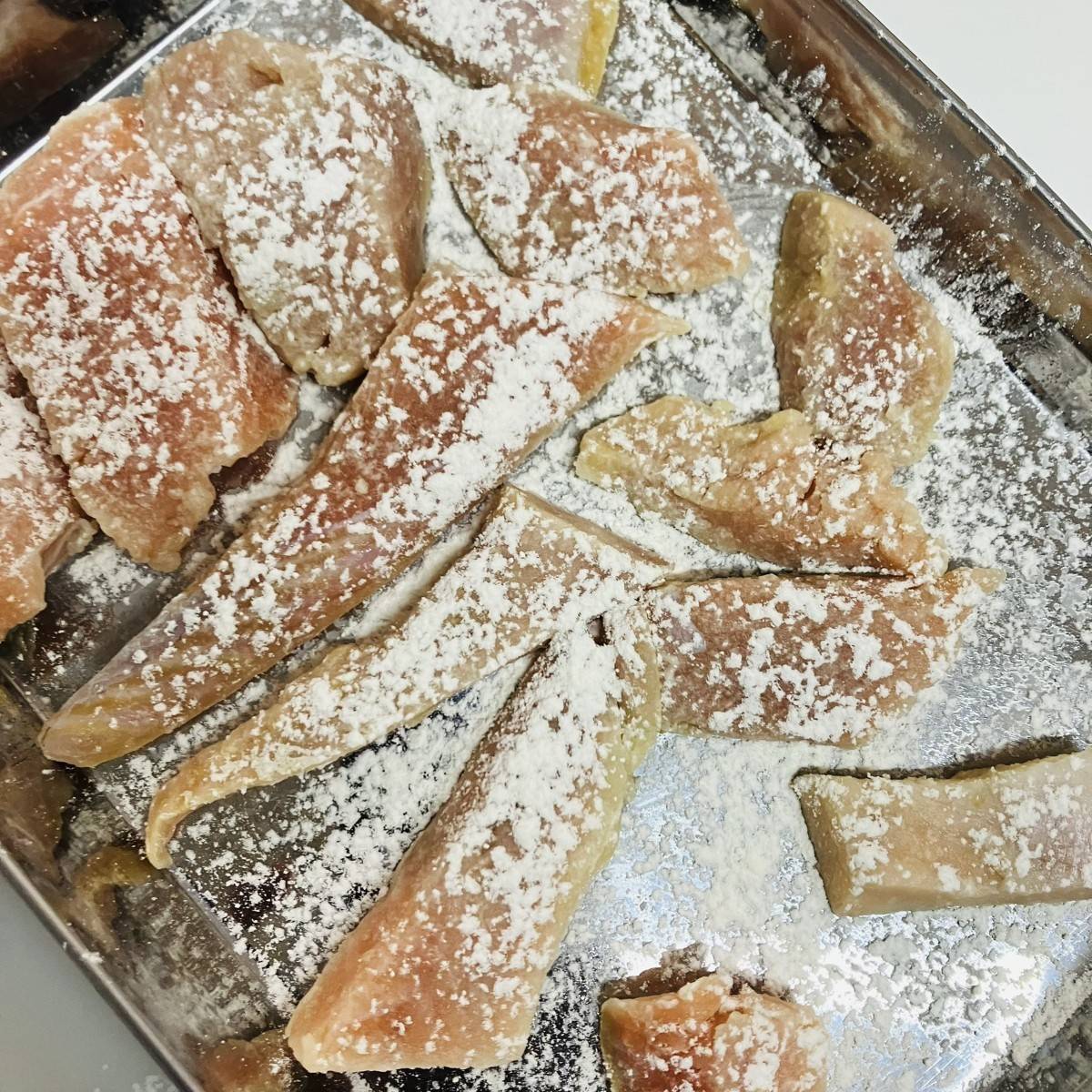 ヤマキ公式の「鮭とじゃがいものめんつゆバター煮」のレシピ