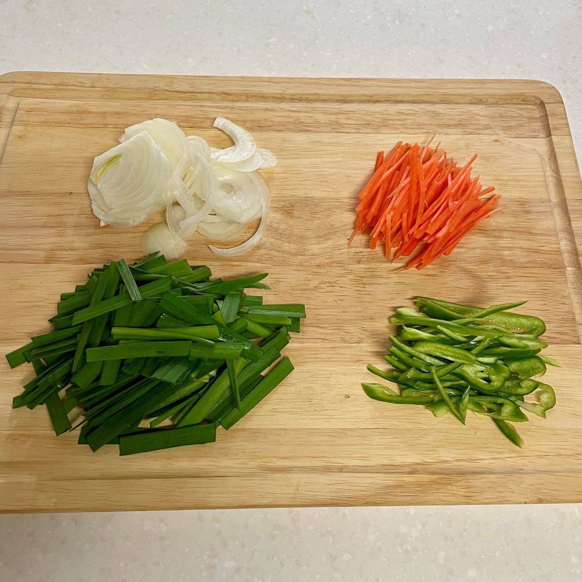 マルちゃん公式の「ポークプルコギ風焼そば」のレシピ