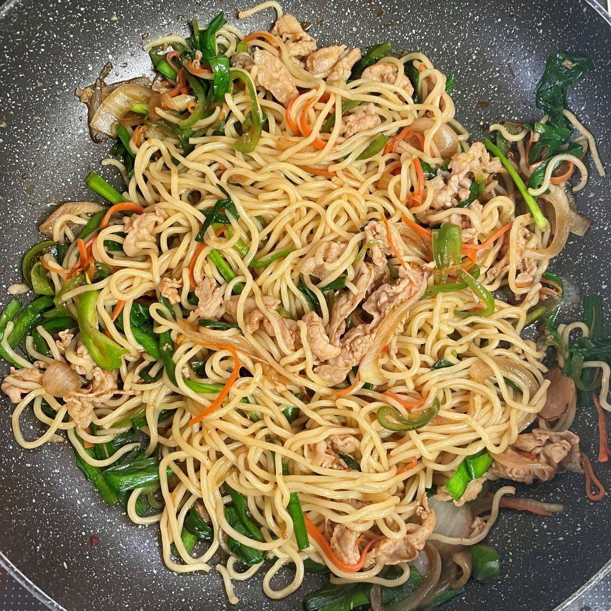 マルちゃん公式の「ポークプルコギ風焼そば」のレシピ