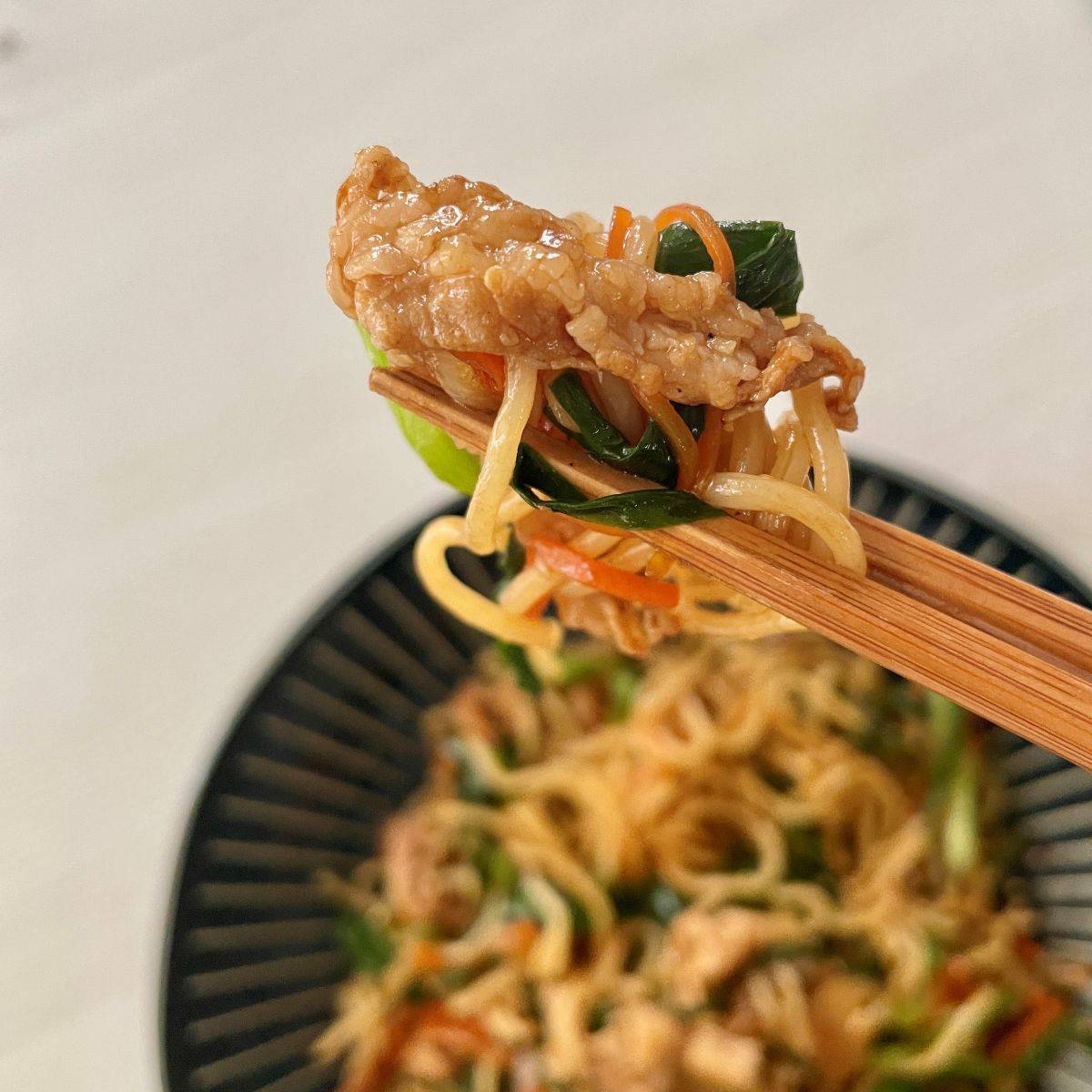 マルちゃん公式の「ポークプルコギ風焼そば」のレシピ