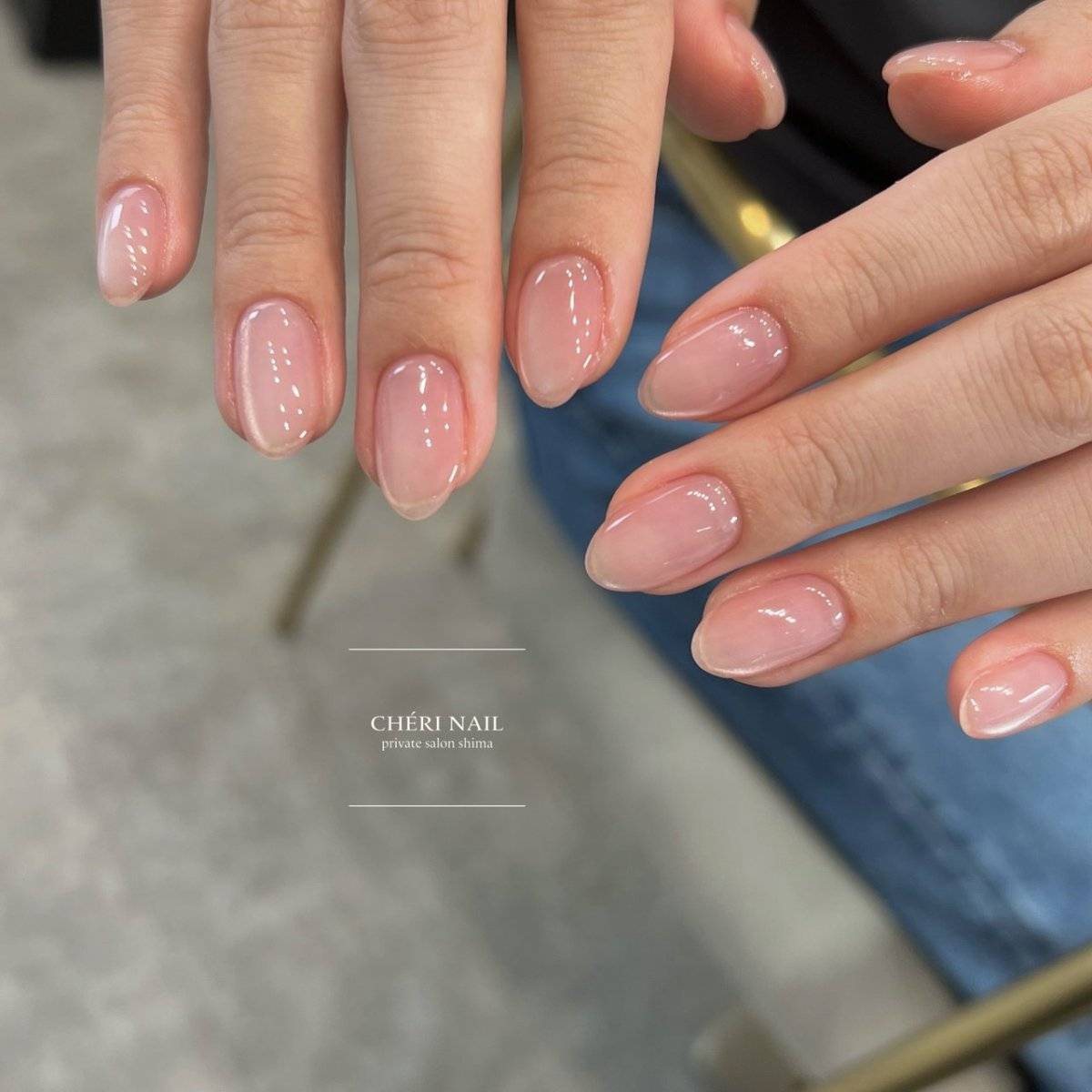 透け感ピンクネイル