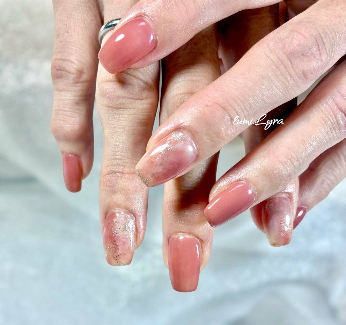 コーラルピンクネイル