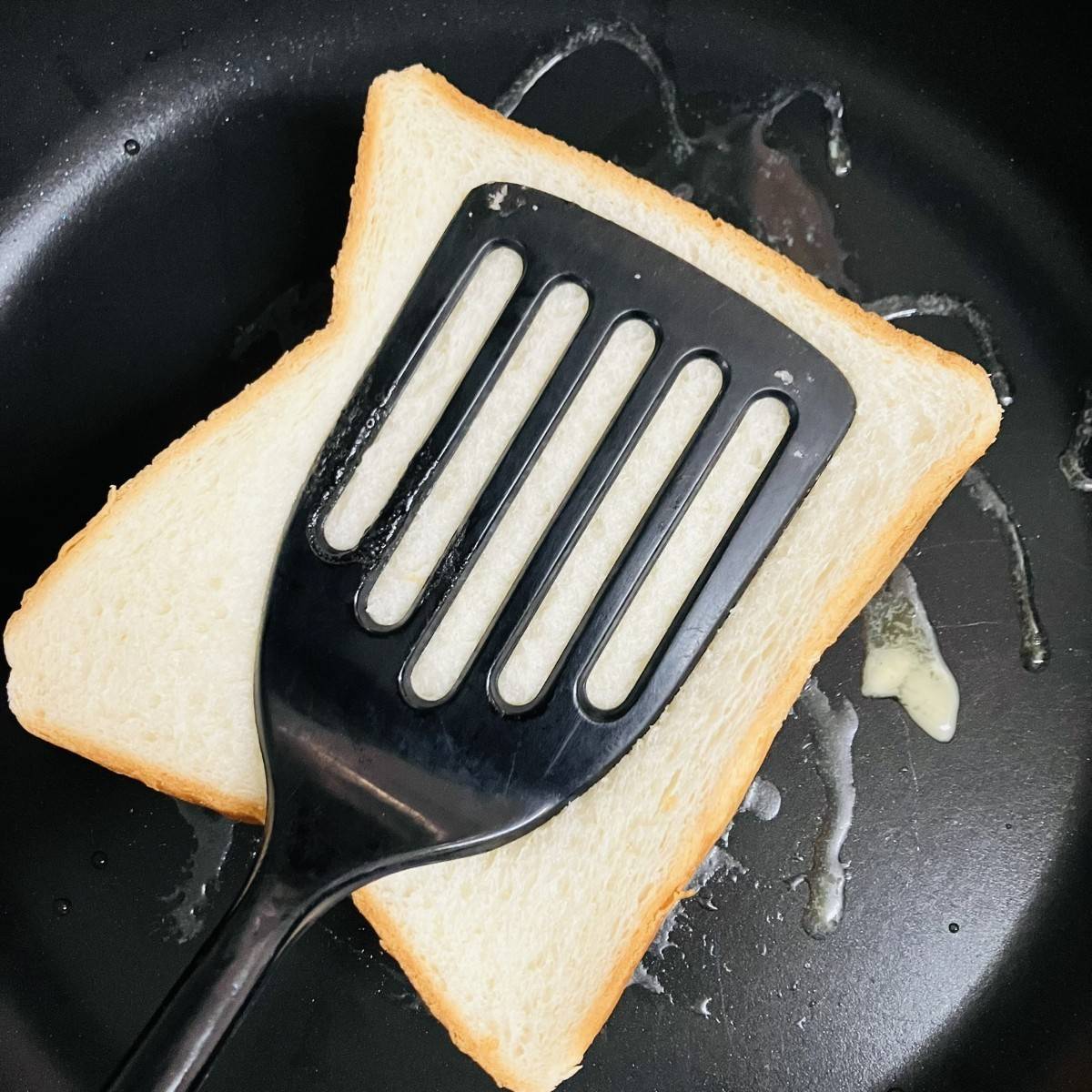 パスコ公式の「りんごとカマンベールのホットサンド」のレシピ